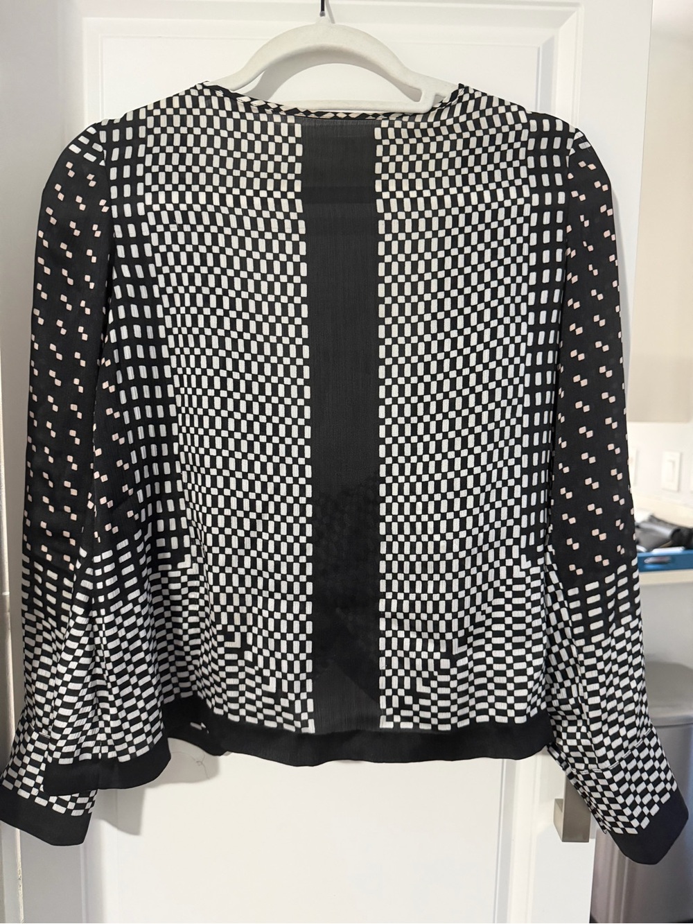 Club Monaco Black and White Patterned Long Sleeve Blouse with plunging back